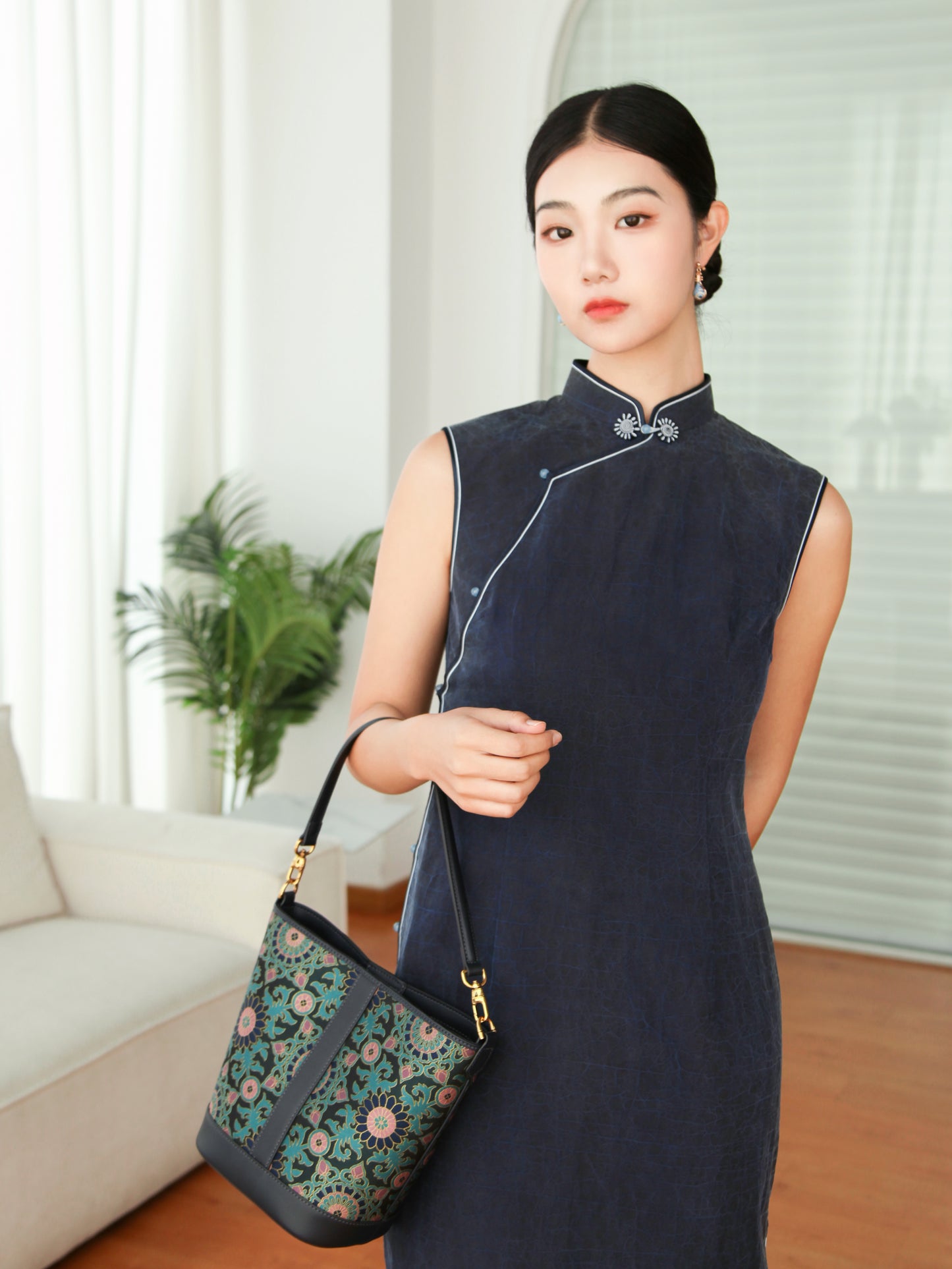 Women's Embroidered Tote Bag